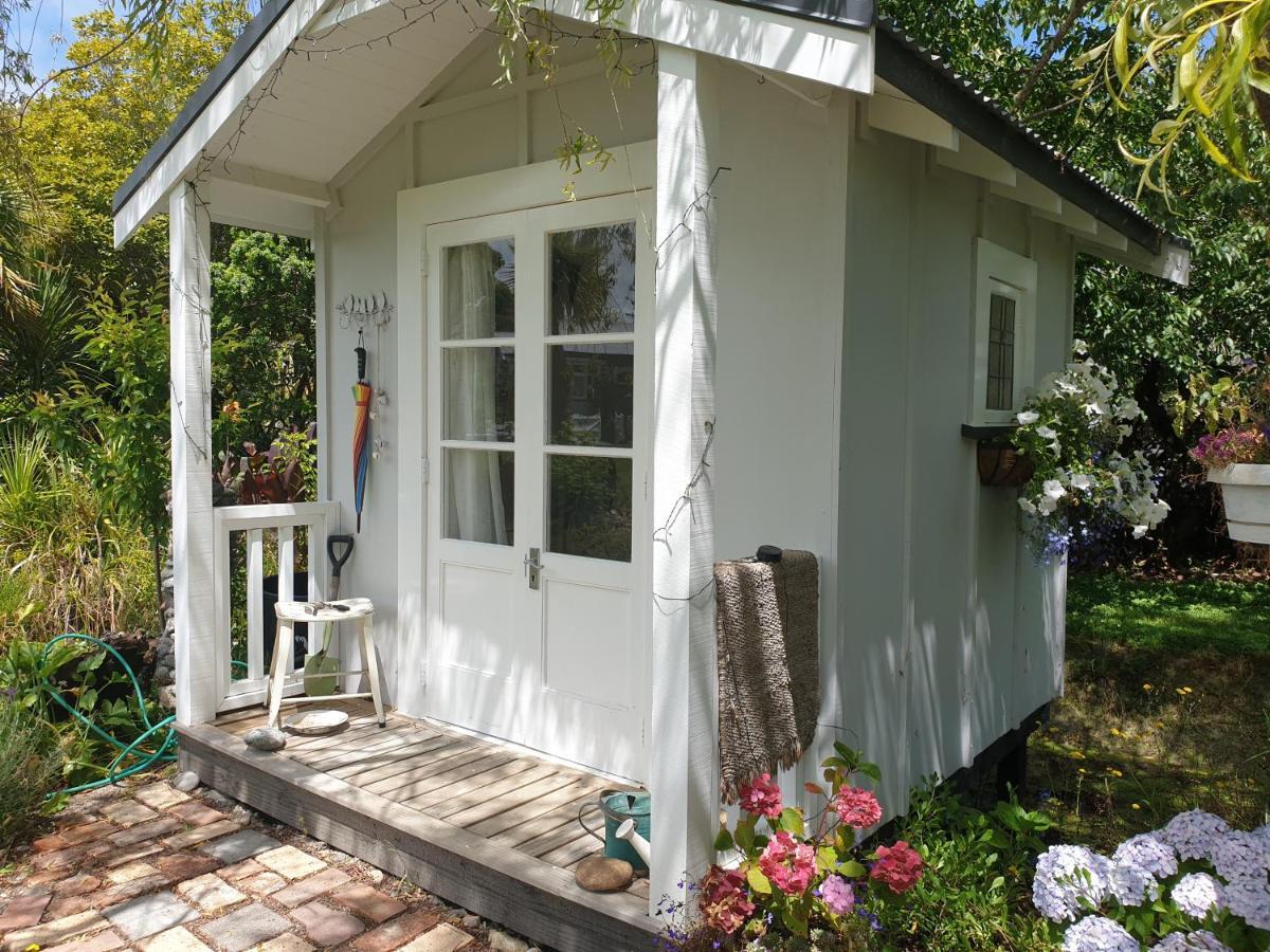 Cabins On Tudor Bed & Breakfast 모투에카 외부 사진