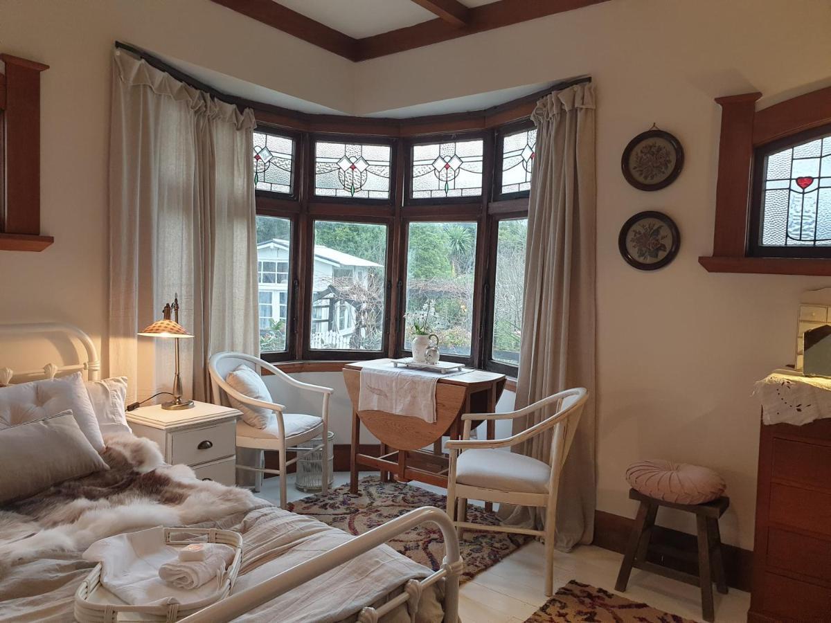 Cabins On Tudor Bed & Breakfast 모투에카 외부 사진